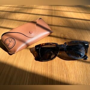 Ray-Ban Tortoise Frame with Brown Case